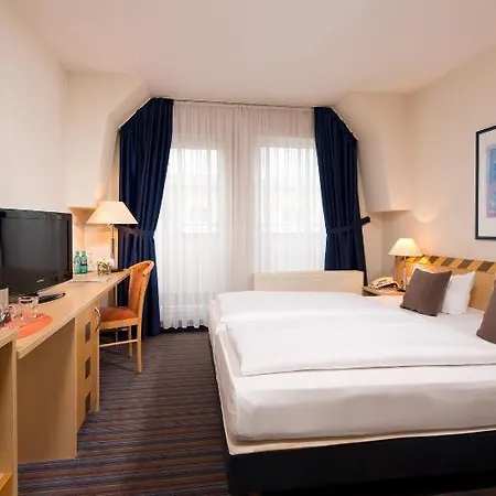 Achat Elbufer 4* Dresden