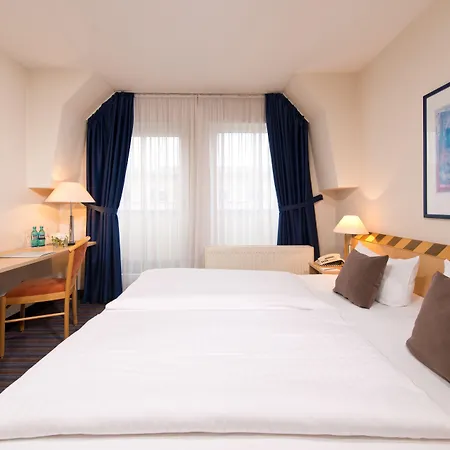 Achat Elbufer Hotel Dresden