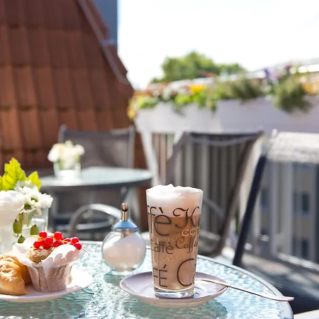 Hotel Achat Elbufer 4*