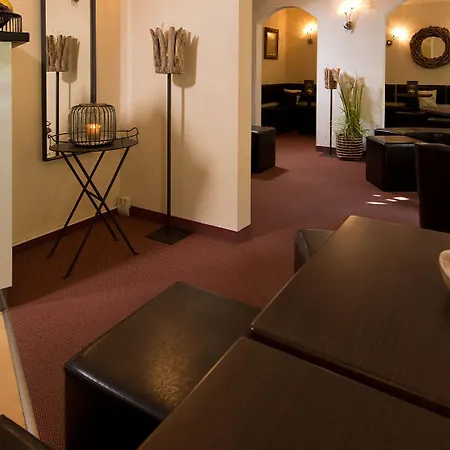 Hotel Achat Elbufer 4*