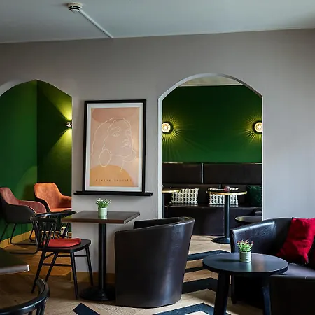 Hotel Achat Elbufer 4*
