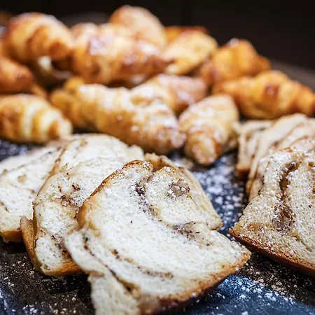 Achat Elbufer Szálloda 4*