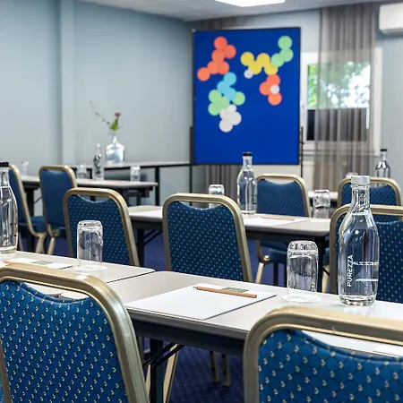 Szálloda Achat Elbufer Drezda