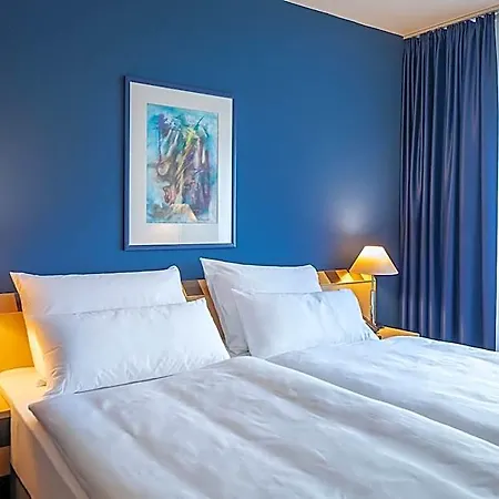 Achat Elbufer 4* Dresden