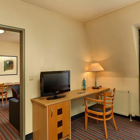 Achat Elbufer 4* Dresden